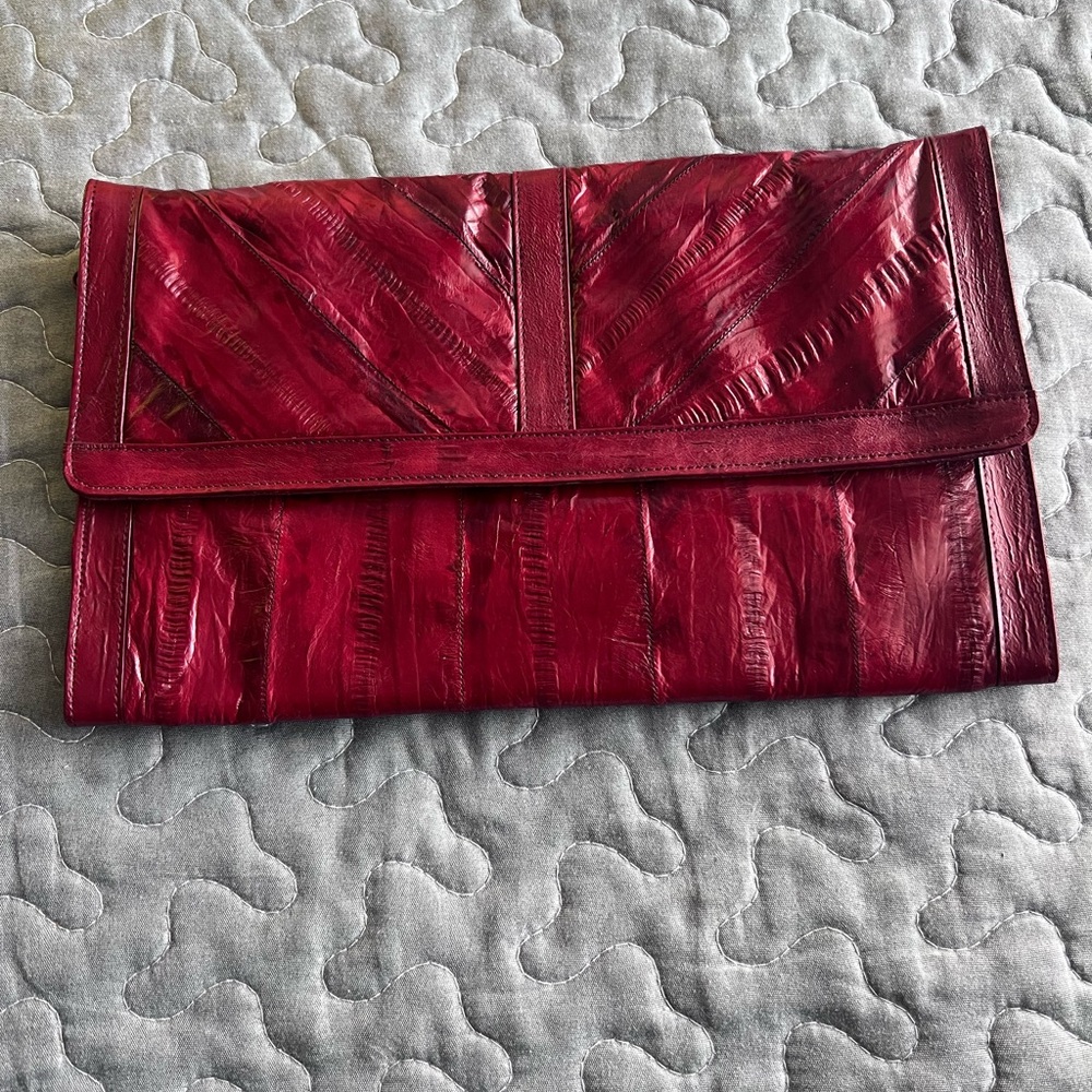 Elegant Reddish Burgundy Bic Star EEL Clutch Bag